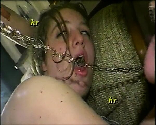 Amateur swingers scene in Tre porcellone in calore Part 01